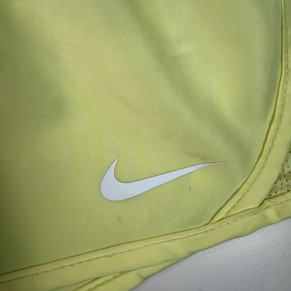 Nike Girls Size 6 Tempo Running Shorts Yellow Mesh Dri Fit Athletic Sporty - Picture 3 of 8